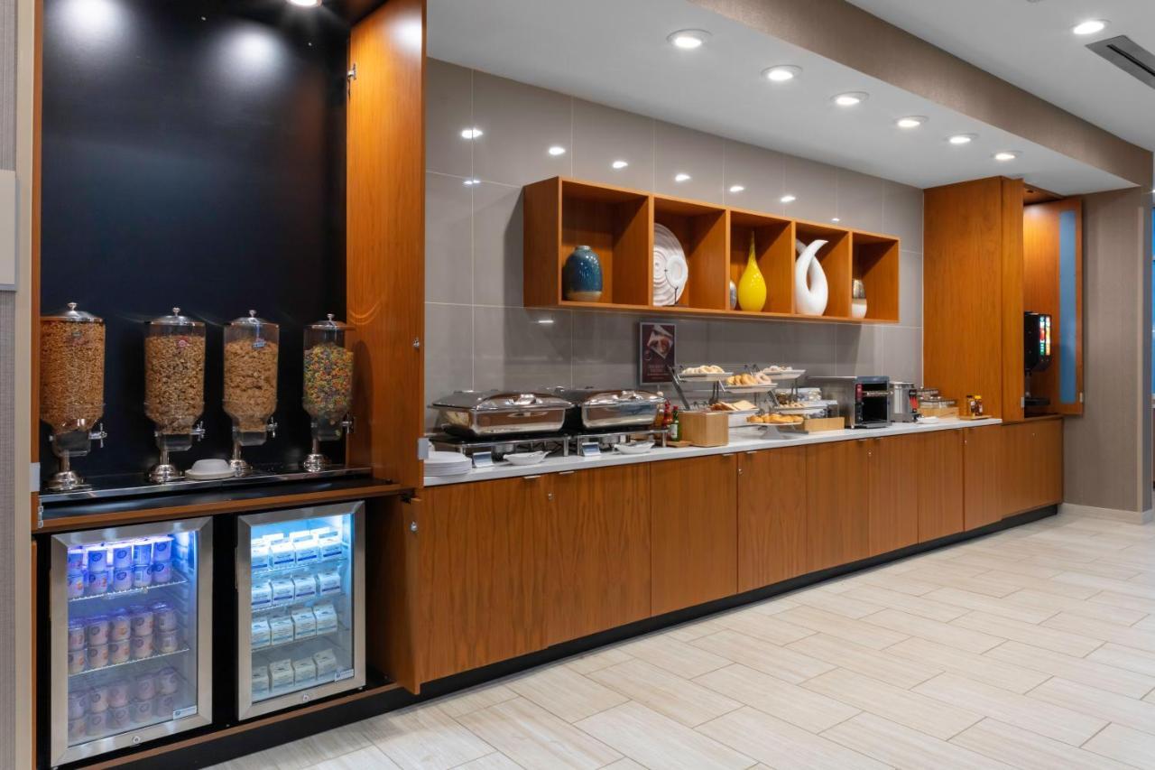 Springhill Suites Kansas City Airport Exterior photo