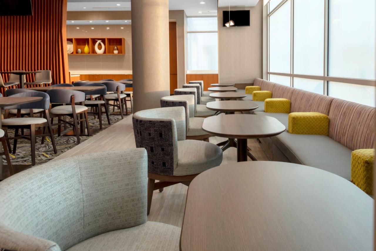 Springhill Suites Kansas City Airport Exterior photo