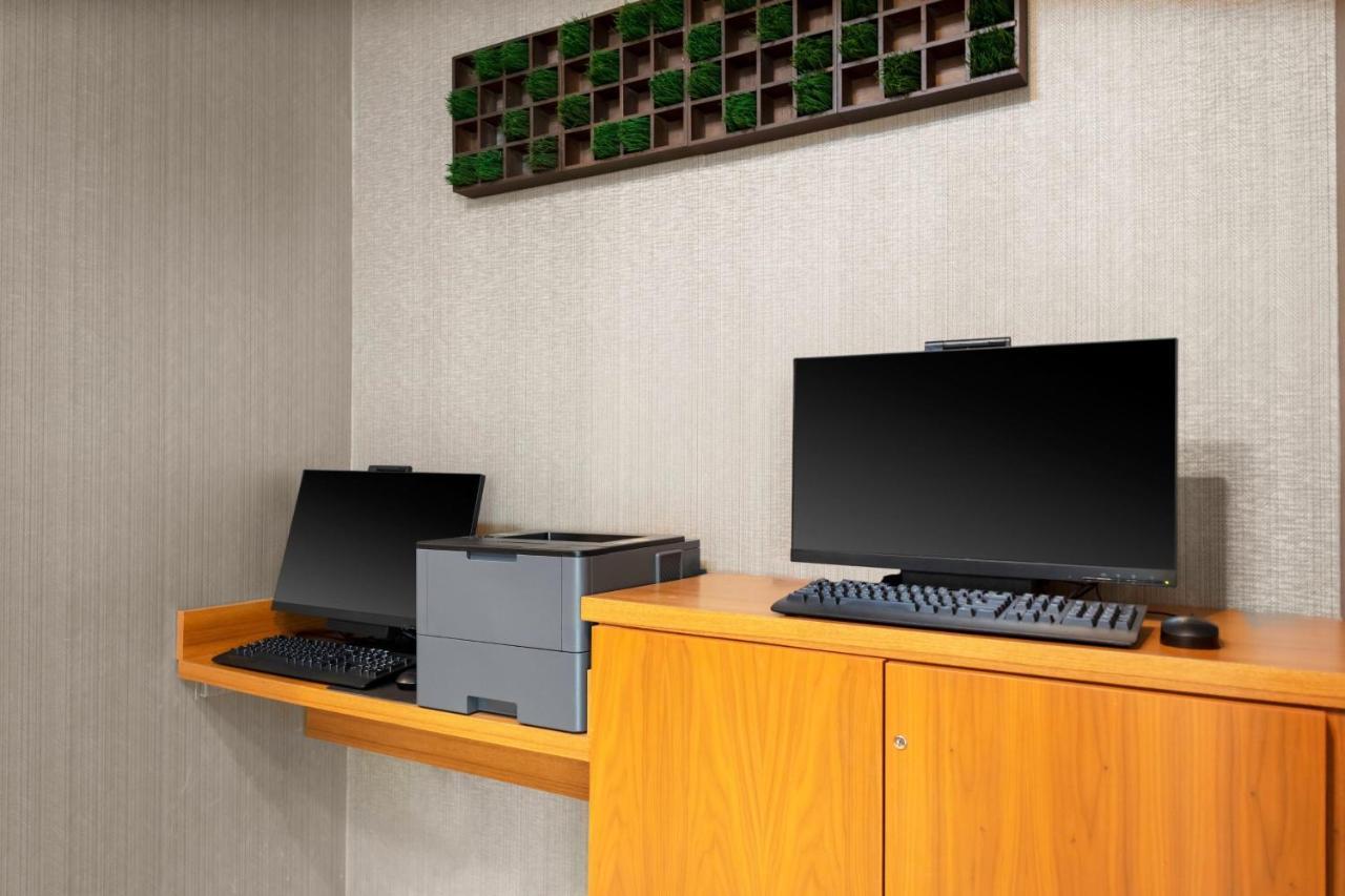Springhill Suites Kansas City Airport Exterior photo