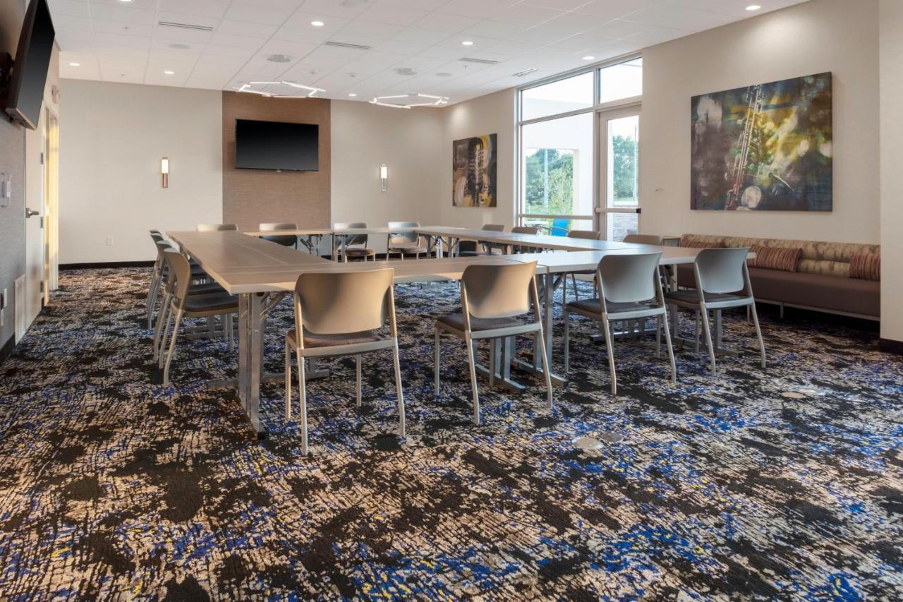 Springhill Suites Kansas City Airport Exterior photo